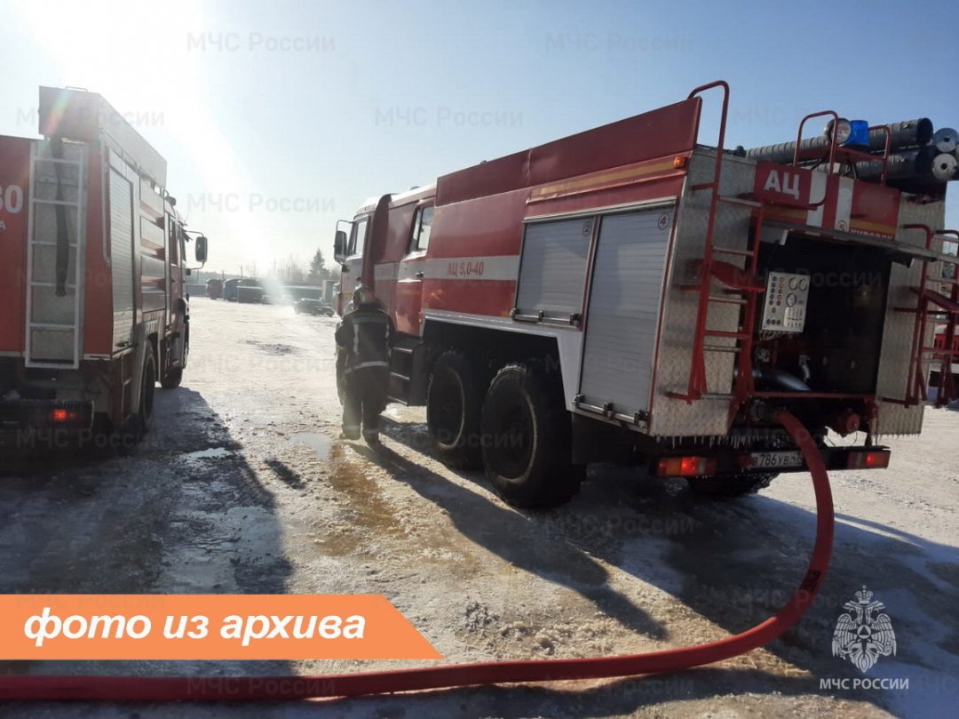 Пожарно-спасательные подразделения Ленинградской области ликвидировали пожар в г. Волхов