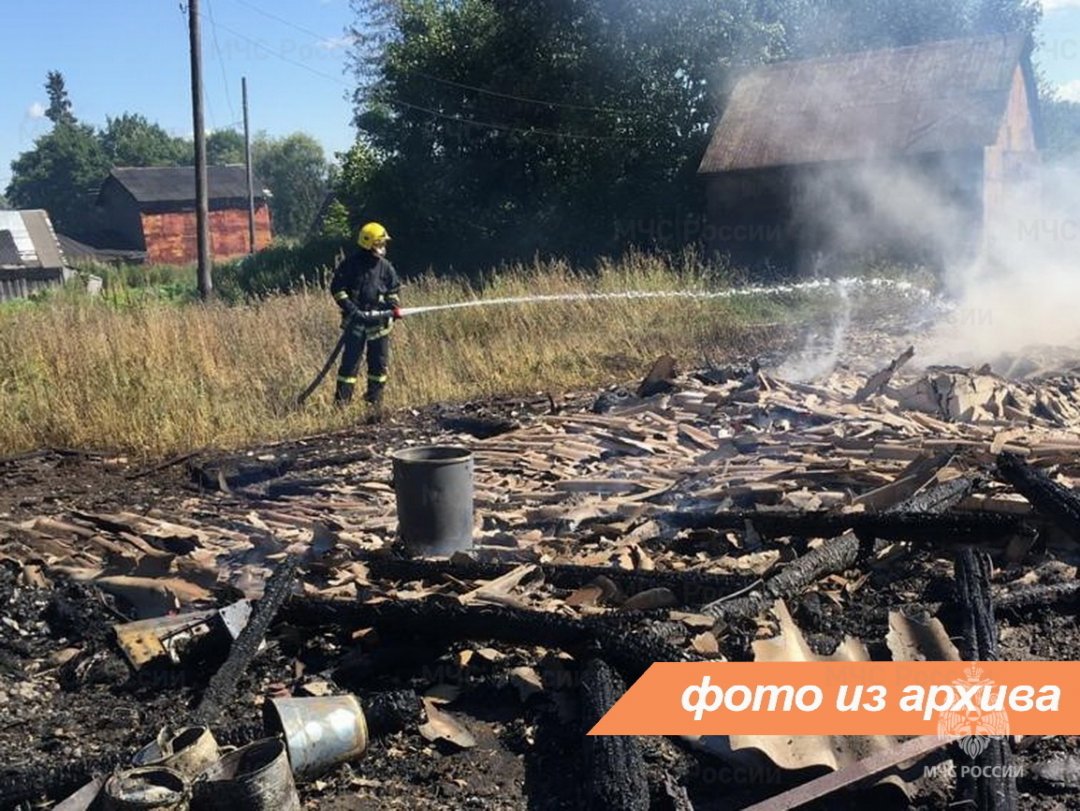 Пожарно-спасательные подразделения Ленинградской области ликвидировали пожар в Волховском районе